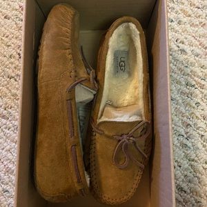 UGG women’s Dakota Moccasin Slipper